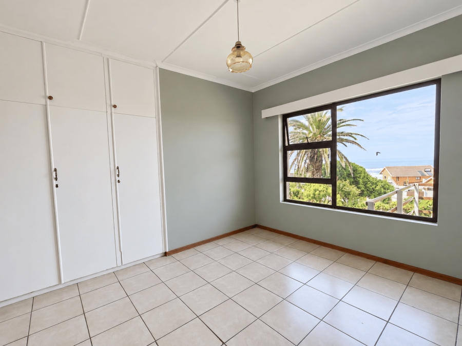 To Let 5 Bedroom Property for Rent in Gonubie Eastern Cape